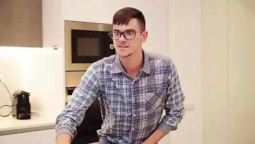 Fow kadınlar benim üvey kardeşim olduğunu bir fap nerd ile büyük horoz 4k