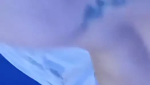 Dövmeli sarışın kız arkadaşıma anal seks