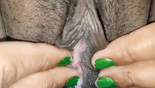 Komal bugün ilk kez bu kadar rahatlama gösterdi.