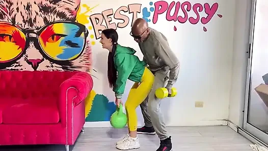 Siyah bir öğretmen beni götten sikiyor