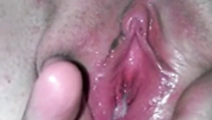 Darbeli kremsi delik orgazm