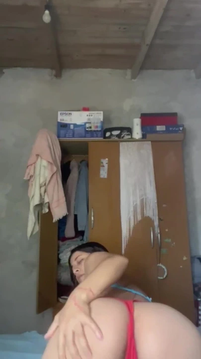 Selene, seksi latin, çok ateşli pozlar | Klip 1