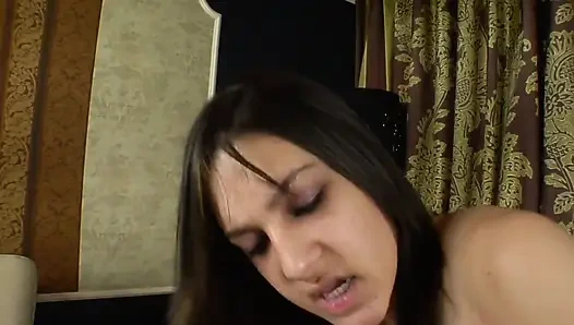 Majestic boşalma 4 Minik Filly düzinelerce şekilde dolduruluyor