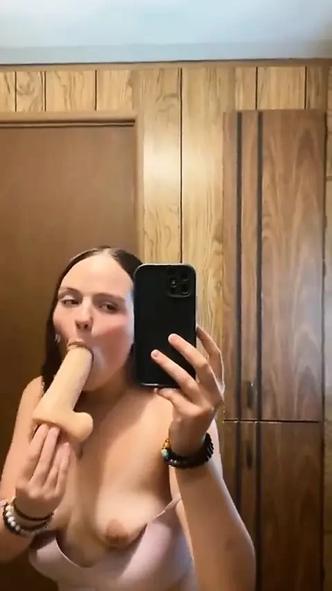 Dildomda sert sikiştim