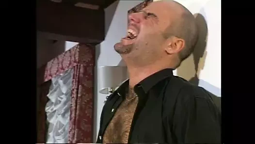 Ursula'nın arkadaşları! (sahne 03)