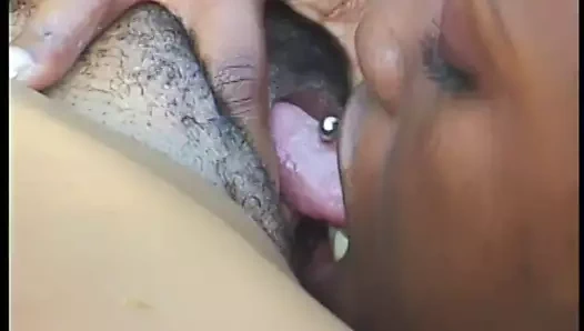 iki Afrikalı lezbiyen yüzme havuzunda amcıklar yemek sonra geri içeri