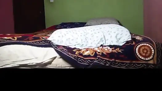 Güzel büyük memeler ve amcık parmaklama