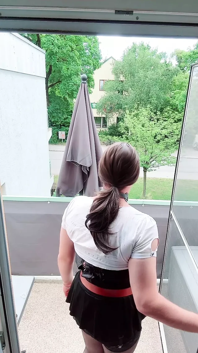 Sissy bnwo seks maschine tarafından sikilirken