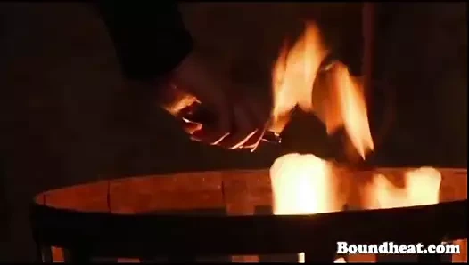 avcılık ve kırbaçlanan lezbiyen köleler