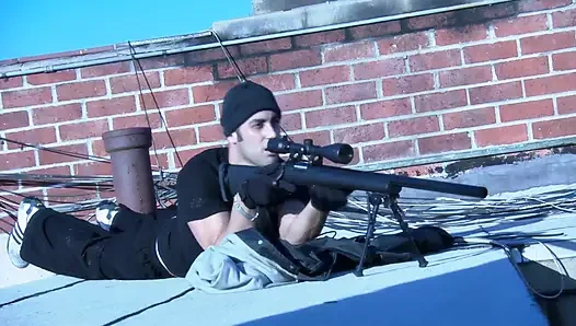 Büyük memeli sarışın büyük penise sahip olmanın tadını çıkarıyor