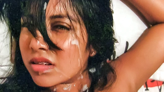 Latin amatör için günlük yüze boşalma banyosu - harika cilt bakımı