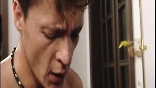 Ateşli Kızlar Vahşi BDSM Seanslarında Domine Ediyor