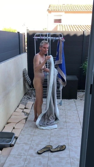 karısı çıplak sonra havuz