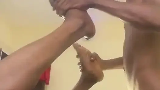 Onu o kadar kötü sik ki daha fazlasını istiyor