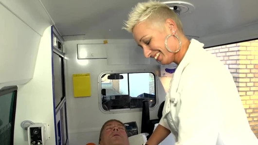 Ambulansta olgun aşk