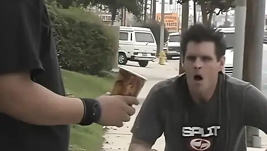 Beni ofisimde sik! Ofiste belden bağlamalı kanepede lezbiyen iş arkadaşlarıyla seks