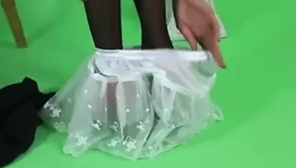 Bir erotik kızdırmak 002 - sergide seksi şarkı