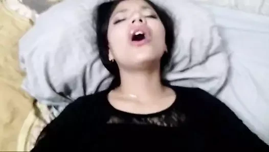 Üniversiteli arkadaşım büyük yarağımı sıkı amının içine sokmam için bacaklarını böyle açtığında ne kadar güzel