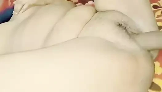 Ev hanımı sert sikiliyor