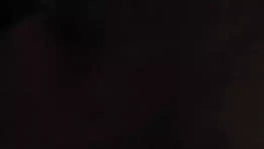 İri güzel kadın emiyor