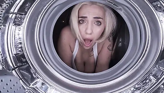 Serbest Kullanım Yığılmış Amerikalı Üvey Anne İngiliz Yarağını Seviyor!