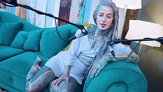 Hakkında konuşuyorum n - gerekli - asmr podcast sfw konuşuyor gotik sıska kız dreadlocks dövmeli model dövmeli kız