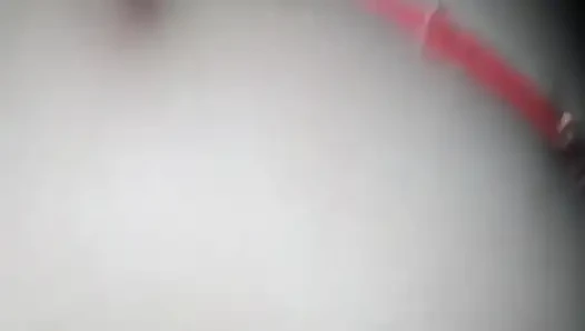 Güzel latin orta yaşlı seksi kadın kırmızı iç çamaşırlı sikişiyor