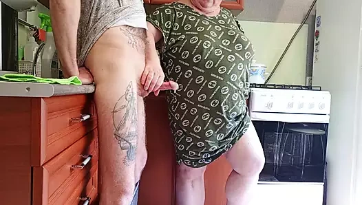 Farklı açılardan güçlü boşalma görüntüleri