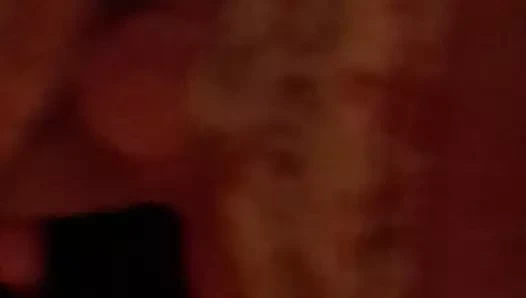 Çirkin Alman fahişe yarağımı emiyor