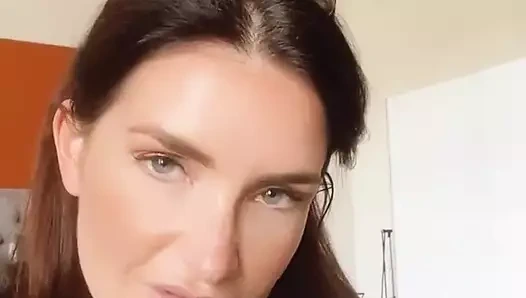 Müsrif yaşam tarzıma gerçek ve gerçek bir göz atın! Sana bir saçmalık gibi mi görünüyorum?