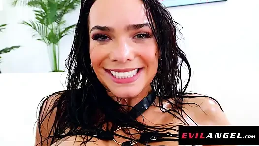 Evil angel - yağla sırılsıklam scarlett alexis lateks içinde sert anal