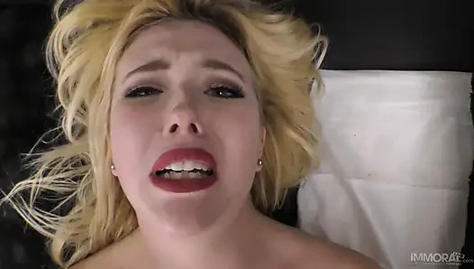 Samantha Rone Noel Baba ve Elf ile çılgın fışkırtmalı Noel üçlü seksi