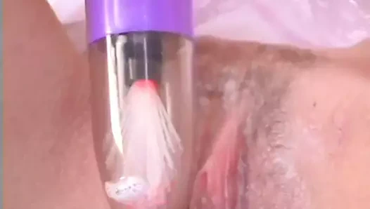 Sürtük sikikleri ile bir mor yapay penis