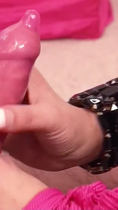 Prezervatifi çıkar ve sikişmeye devam et - seksi orta yaşlı seksi kadın romana ryder sert sikiliyor | Klip 2