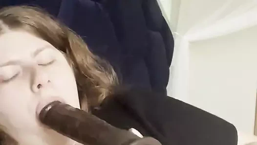 Büyük zenci gırtlağına kadar alıyor