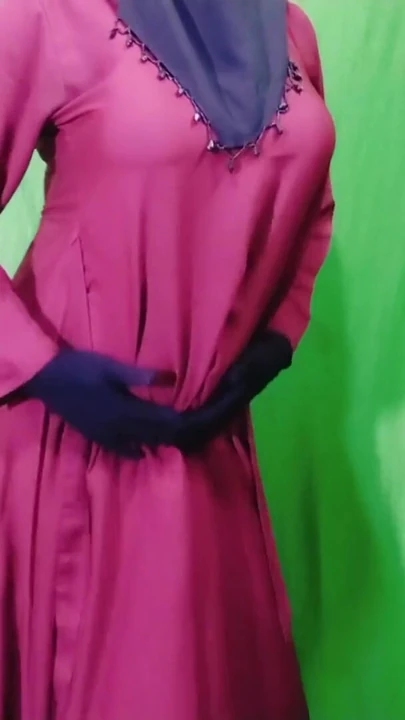 Hintli güzel tesettürlü Müslüman seksi yenge odanın içinde komşuyla seks yapıyor | Klip 3