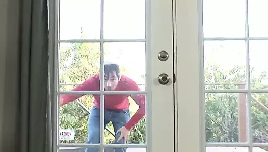 Genç sarışın amigo seviyor için emmek için büyük çük önce alma bir kaba sikme