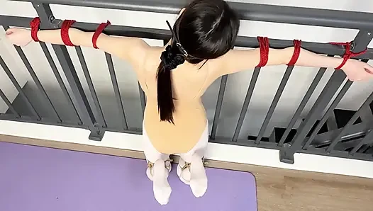 Beyaz çoraplı dans kostümü, saf ceza versiyonu