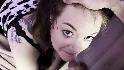Üvey kız kardeş üvey erkek kardeşi maxxx steele ile videoda sert anal seks istiyor