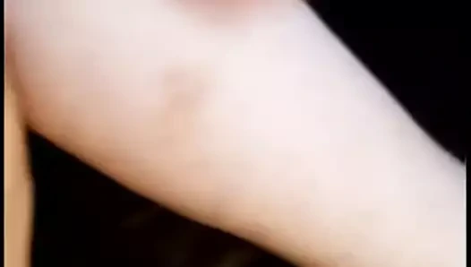 Büyük seksi vücudumu, kıçımı ve tüm vücudumu mu seviyorsun?