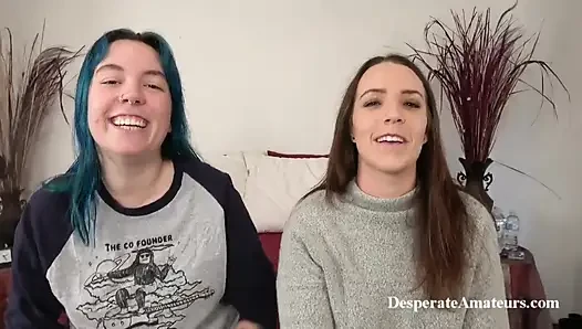 Çaresiz amatörler Olivia ve Alisha sıkı amcıklarını Jesses'in büyük sert yarağıyla siktiriyor