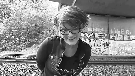 Sylvie's Double - Açık Açık Açık ve Açık Kapalı Alanlar