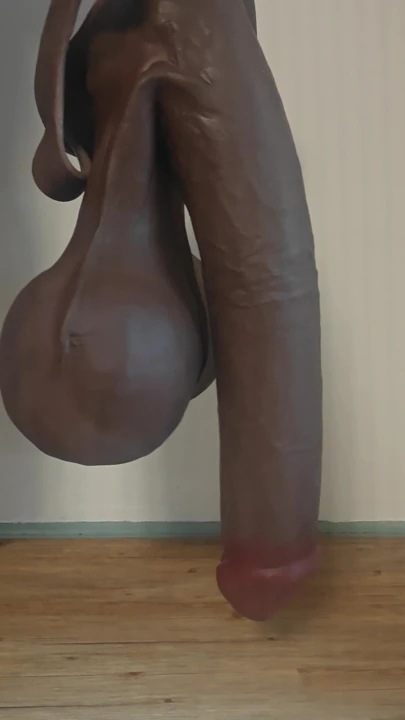Kahverengi siyah çok büyük penis 1051 testisli