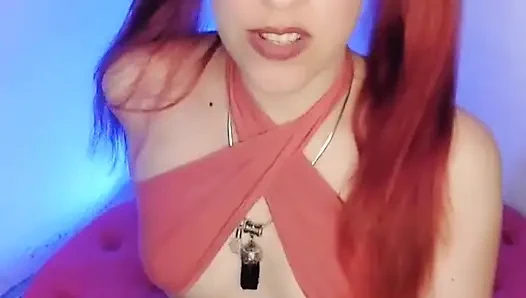 Üvey babam bana kadın gibi sevişmeyi öğretiyor....