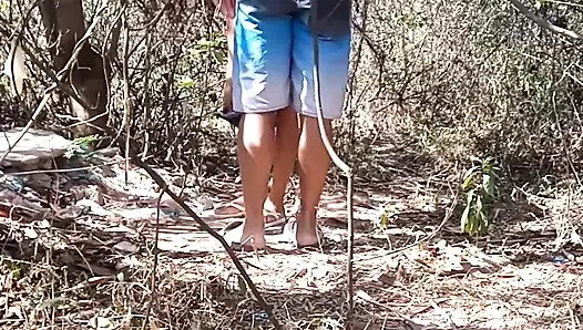 Ormanda bu neşeli genç kızla dört ayak üstünde yatacak mıyım?