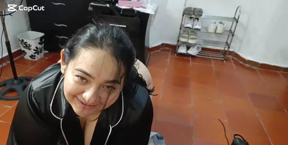 Büyük poposu olan tombul olgun bir kızla yatma arzum gerçekleşiyor