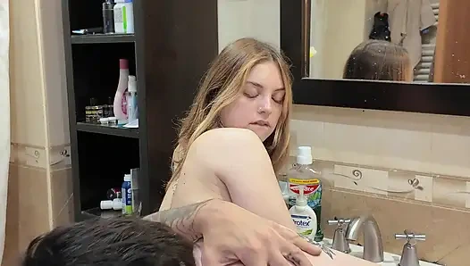 7 dakika aralıksız servis yapmadım... Eşim banyoda nasıl titremeye başladı