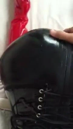 Topbiche atex şaplak sırasında oral seks