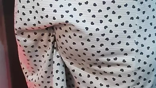 Üvey anne banyodan çıplak ayrıldı ve üvey oğlunun odasına girdi