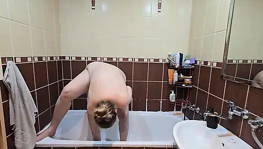 Busty BBW Shows Her Big Natural Tits and Shaves Her Pussy - Hot Shower
